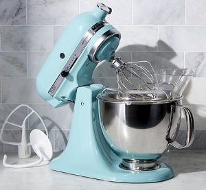 difference between hand mixer and stand mixer